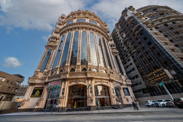 1 Land Premium Hotel image 1