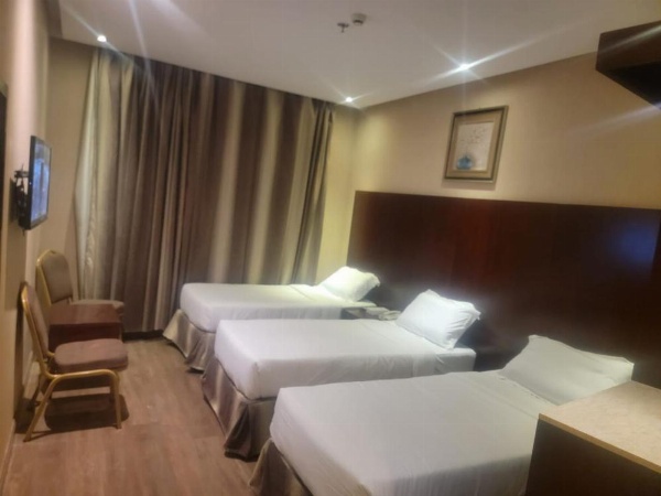 1 Land Premium Hotel image 16